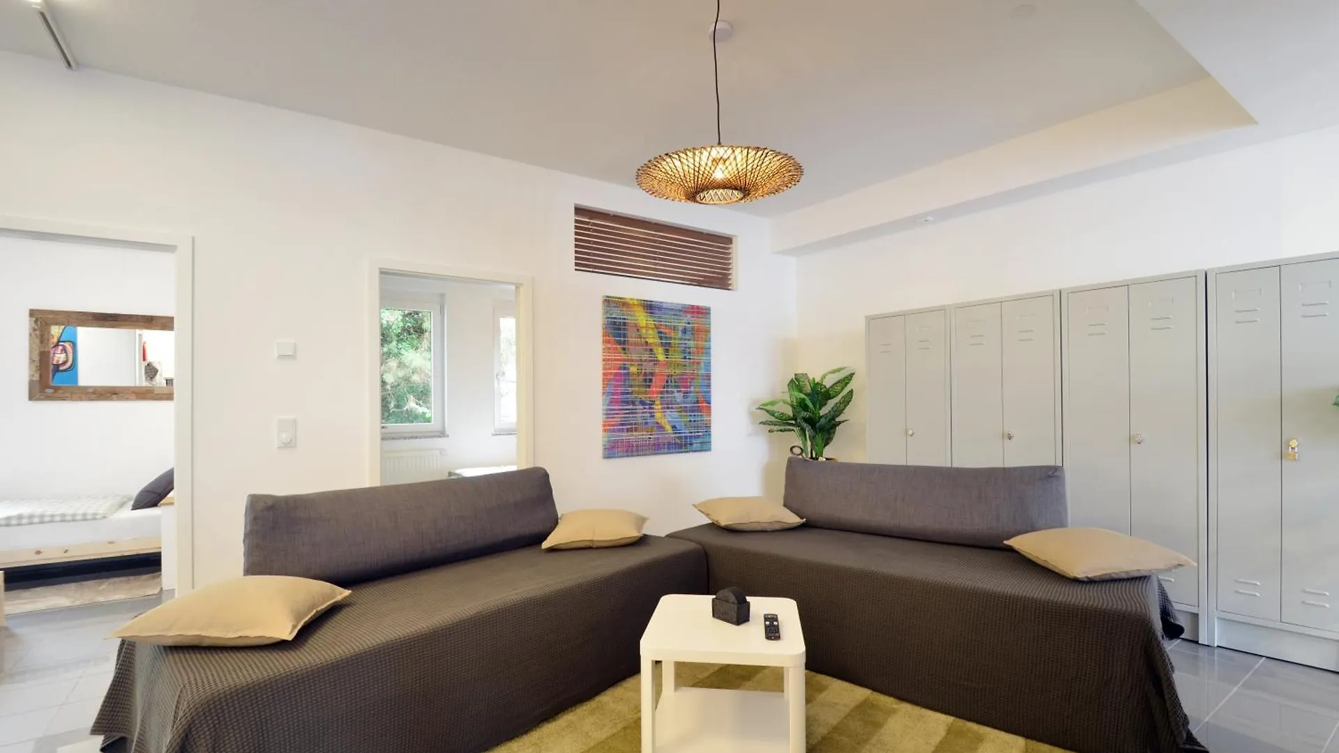 City-Jungle Artcommodation Munich Apartment